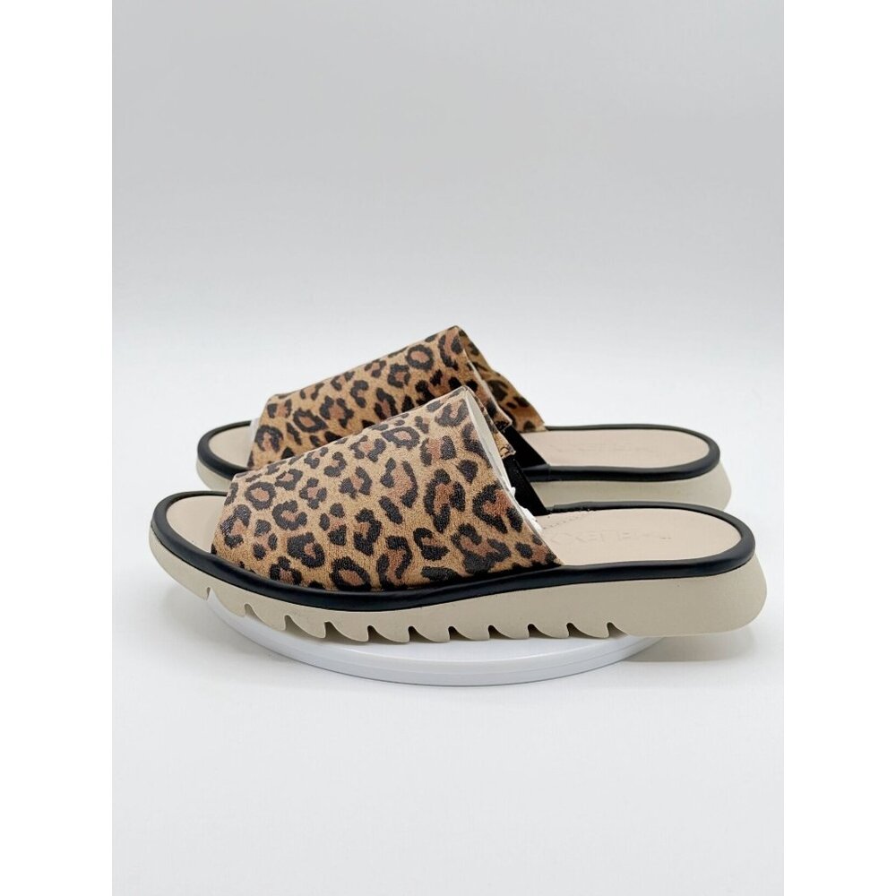THE FLEXX Shore Thing Jaguar Print Comfort Sandal Size 7 Womens used once